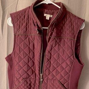 Purple vest with gold detail. Size: Medium. LIKE NEW